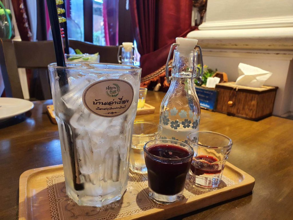 เมนูเครื่องดื่ม บ้านเล่าเรื่อง ปราจีน