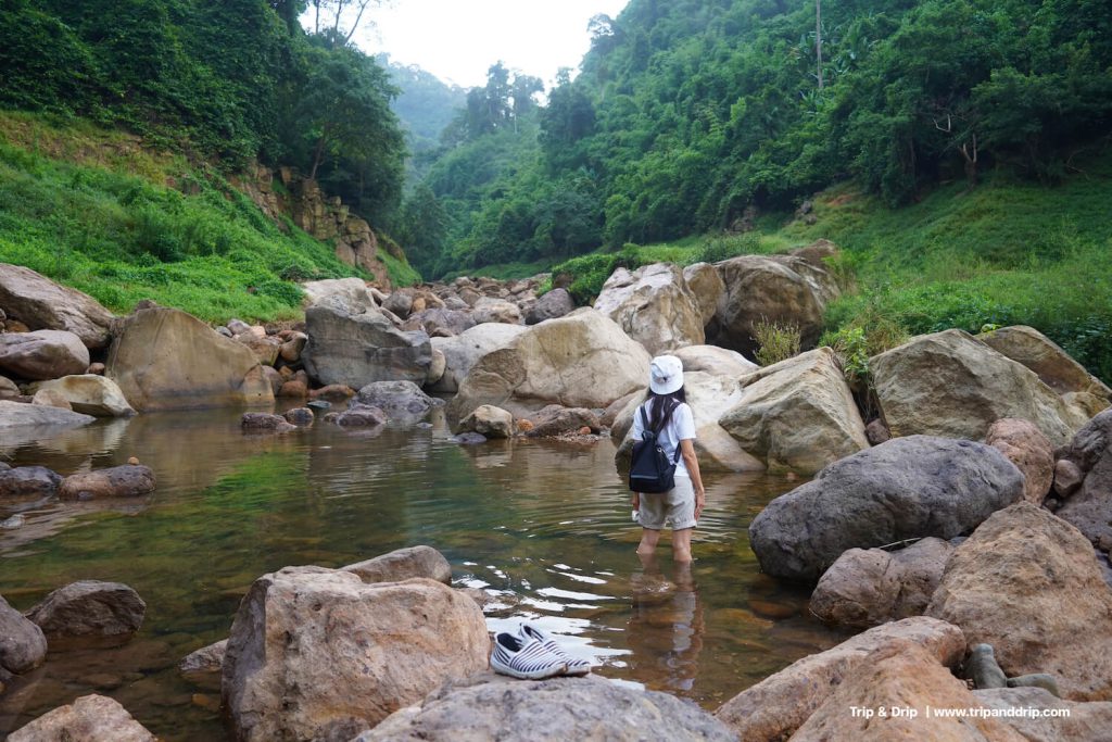 ลงไปเล่นน้ำที่เขาช่องลม