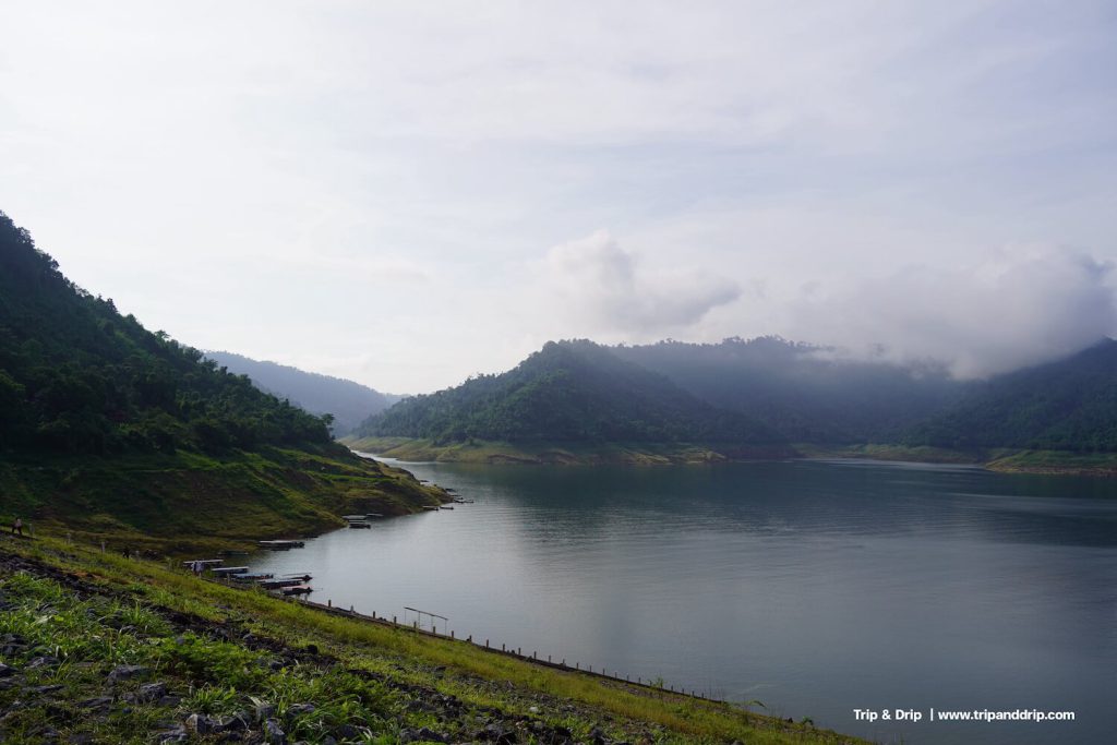 เขาช่องลมในวันที่มีหมอก