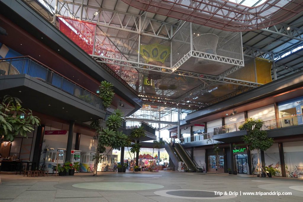 สนามเด็กเล่น ปีนตาข่าย