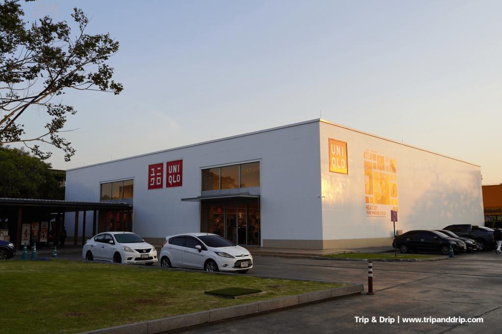 uniqlo ที่ ลาซาล อเวนิว