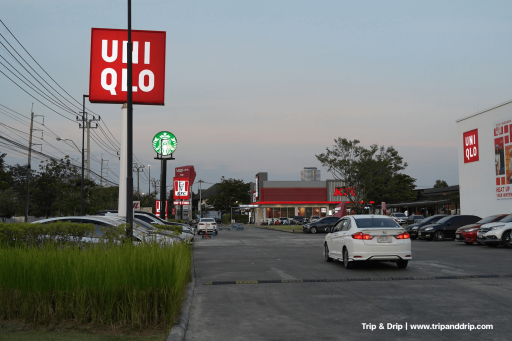 starbucks ที่ lasalle avenue