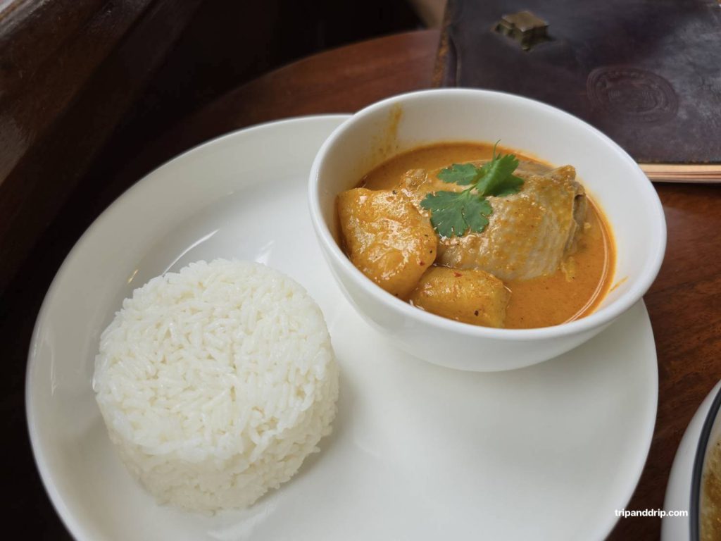 อาหารคาเฟ่นรสิงห์